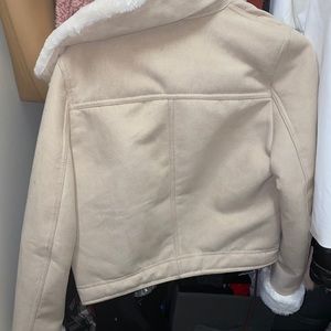 Suede jacket w fur collar